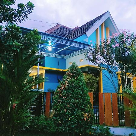 Omah Mendut Homestay バニュワンギ エクステリア 写真